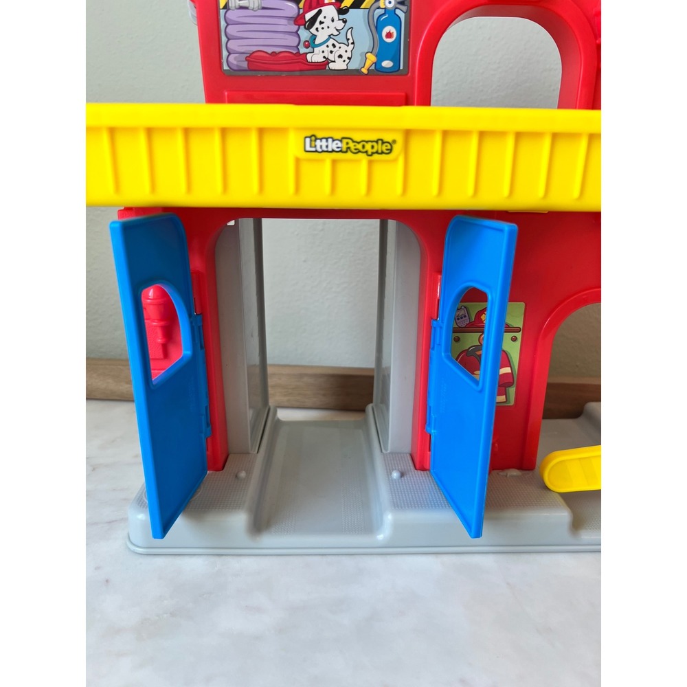 Fisher-Price Little People Fire Station Fire Marshal Firefighters Toy Set - Picture 6 of 9